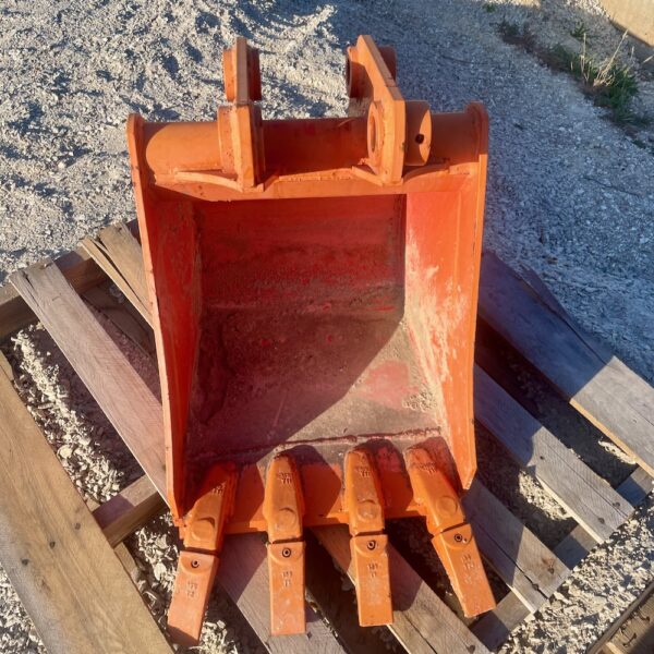 Kubota Backhoe Trenching Bucket W/ 4 Teeth