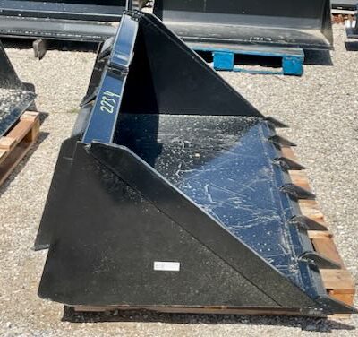 Bucket w/ Teeth 66" - Quick Attach Skid Steer
