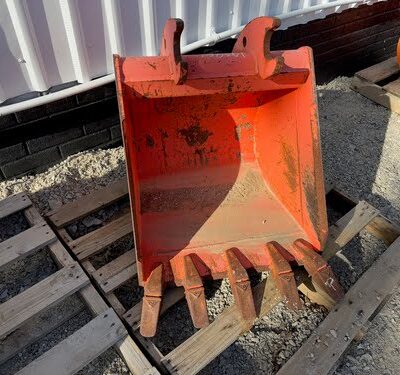Kubota Backhoe Trenching Bucket Model BT 4585 24" USED