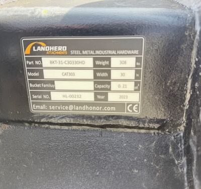 LandHero CAT 303 30" Trenching Bucket