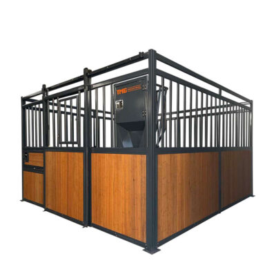 12’ Horse Stall Bamboo Panel, Vertical Bar Top, Front panel c/w Window/Feeder and Sliding Door