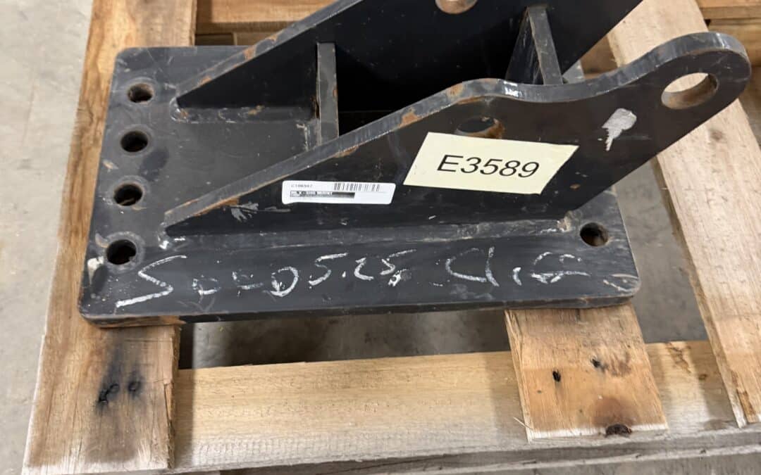 Bobcat ML X-CHG mount marked C106367 and E3589 on pallet