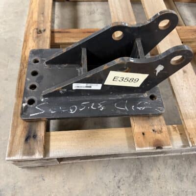 Bobcat ML X-CHG mount marked C106367 and E3589 on pallet